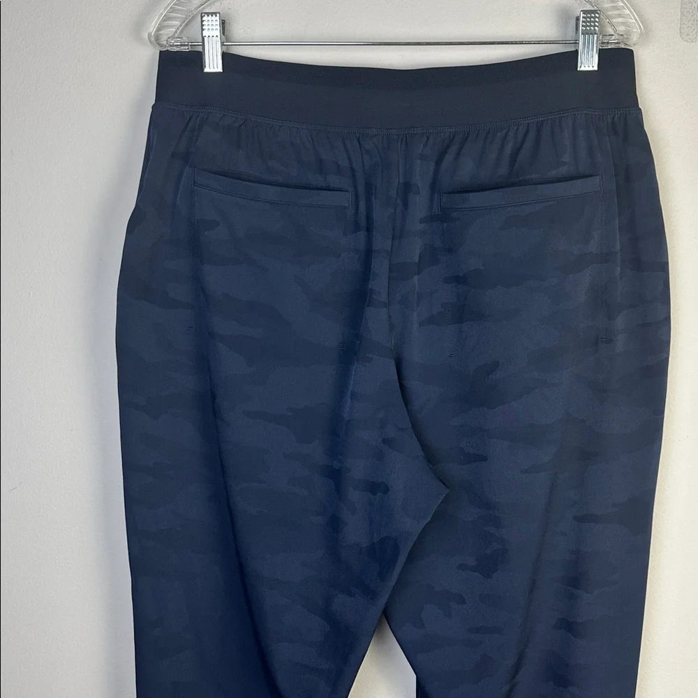 FA23 Athleta Brooklyn Heights Joggers Dress Blue Camo Travel Athleisure Pant 12 - Picture 13 of 16